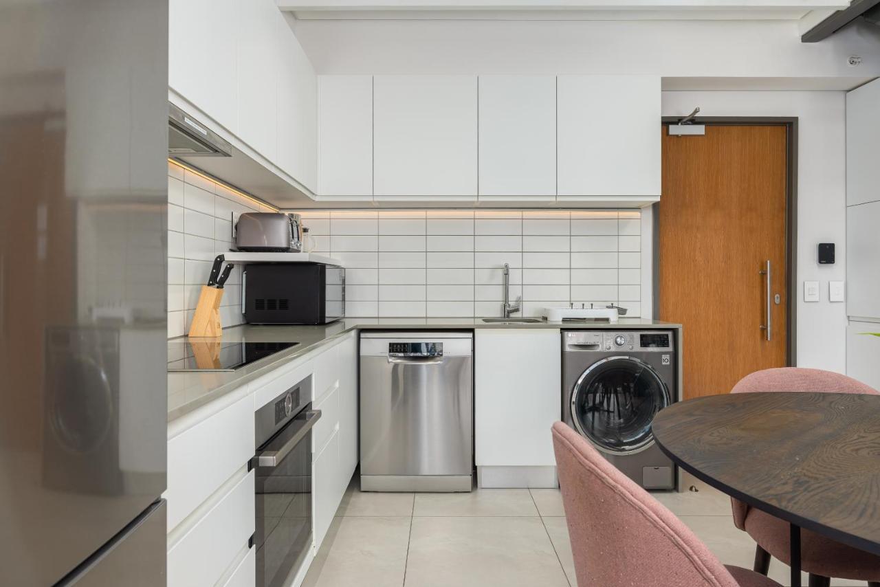117 On Strand Apartments Кейптаун Екстериор снимка