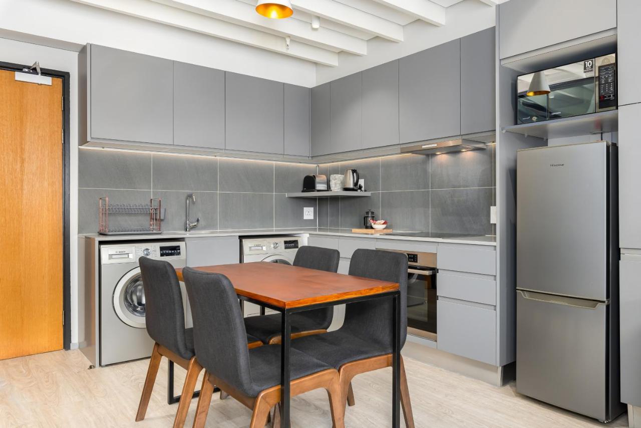 117 On Strand Apartments Кейптаун Екстериор снимка