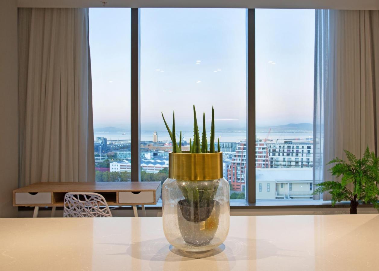 117 On Strand Apartments Кейптаун Екстериор снимка